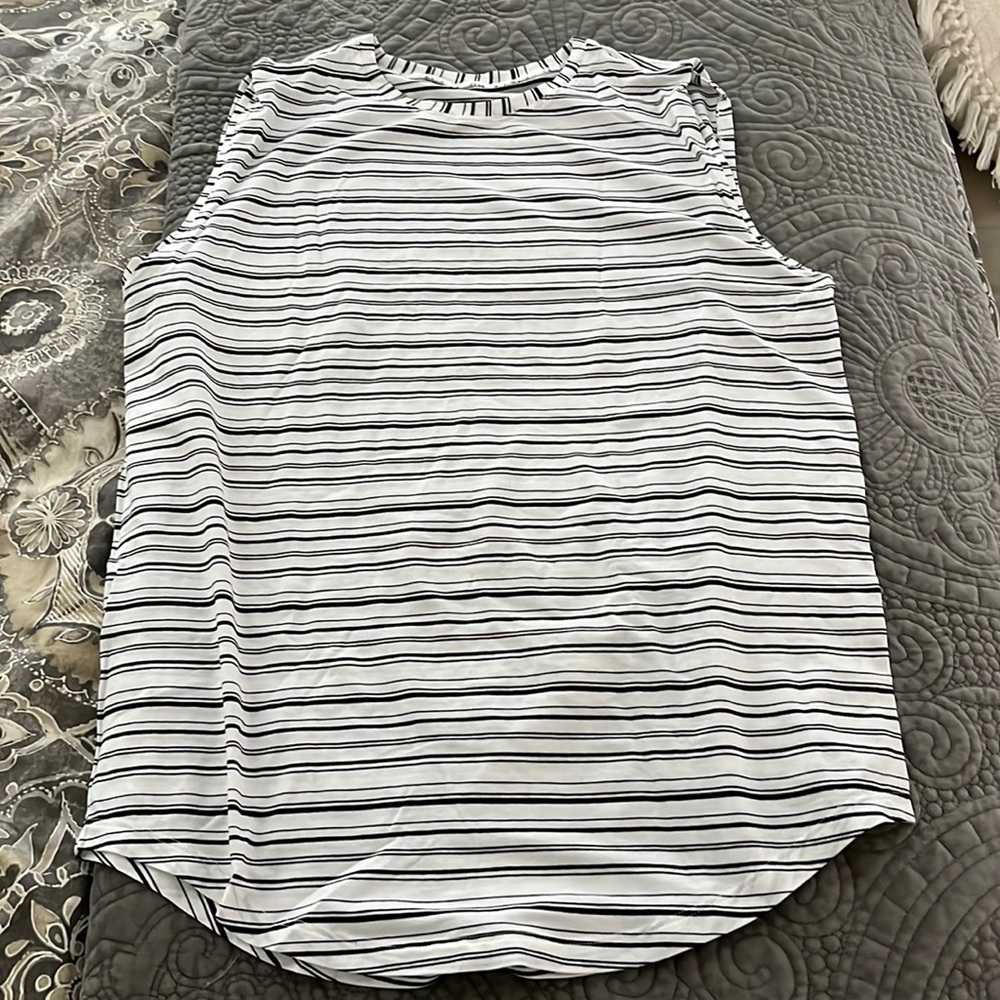 Lululemon top